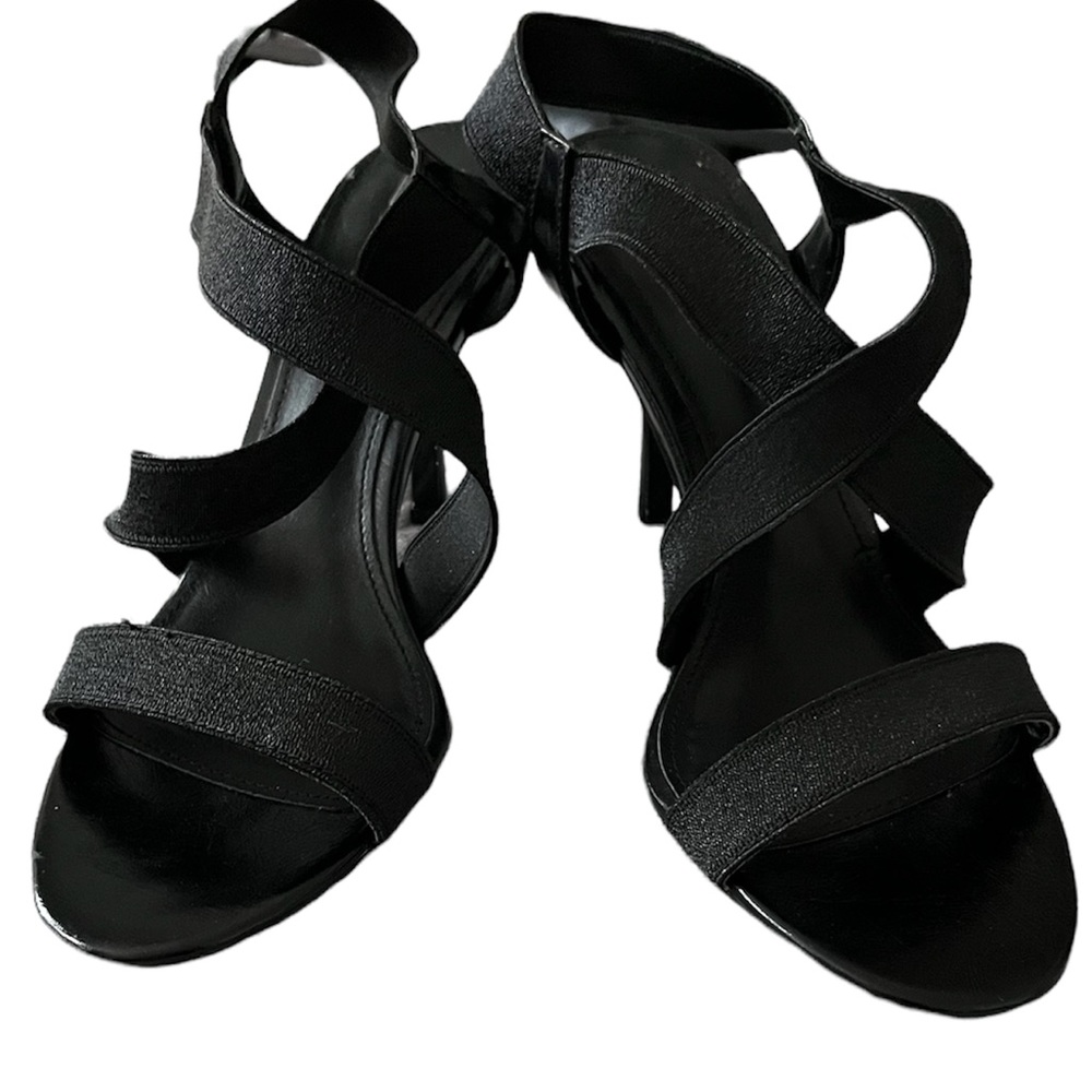 BROWN’S ELASTICIZED CRISSCROSS SANDAL